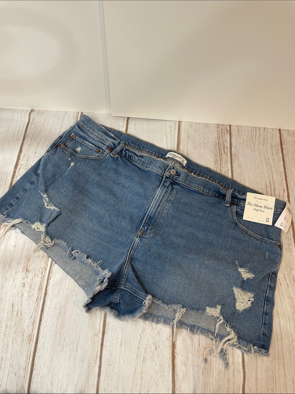 Abercrombie Fitch Mom Shorts 37 - Size 24 Distressed High-Rise Denim Blue NEW